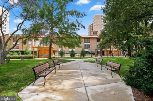 118 Monroe St, Rockville MD 20850-2502 exterior