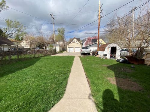 1107 61st St, Milwaukee, WI 53214-3206