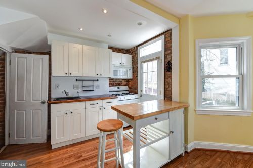 1647 Kramer St, Washington DC  20002-4558 exterior