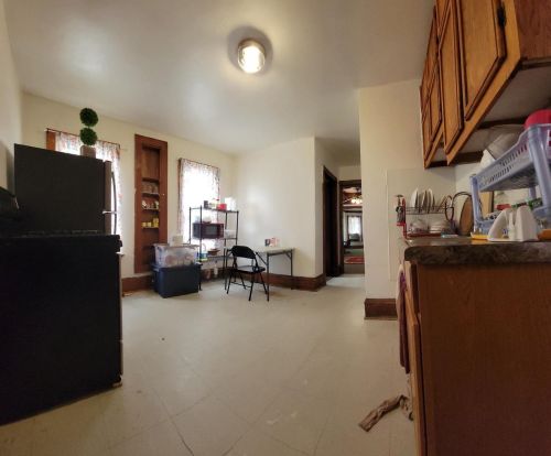 1738 34, Milwaukee WI 53215-2301 exterior