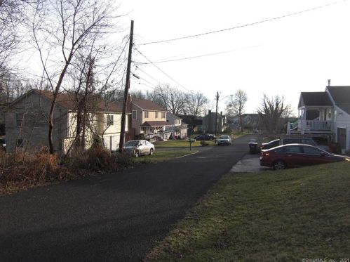 86 Boylston St, Meriden CT 06450-4737 exterior