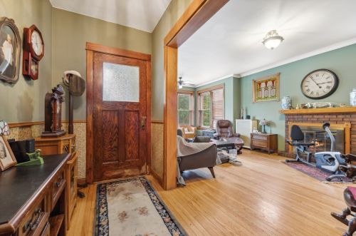 2612 Agatite Ave, Chicago IL 60625-7076 exterior