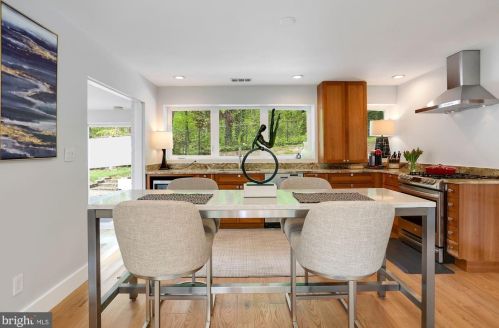 1228 Morningside Ln, Alexandria VA 22308-1042 exterior