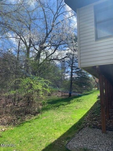 2179 Ter Van Dr, Grand Rapids MI 49505-6373 exterior