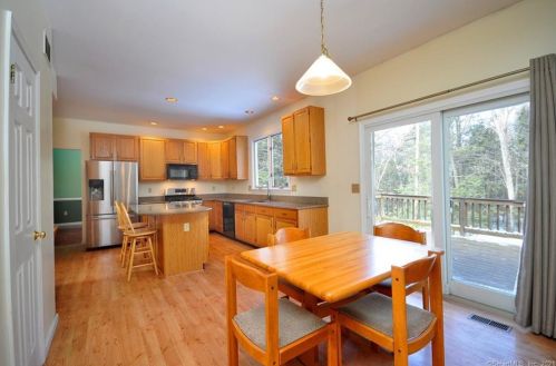 100 Pierce Blvd, Windsor CT 06095-1787 exterior