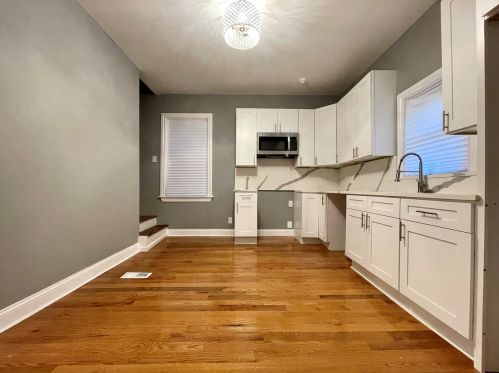 1330 73rd St, Chicago IL 60638-5916 exterior