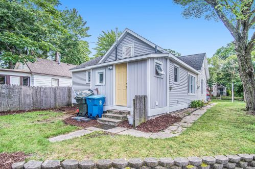 790 Grand Ave, Meskegon MI 49441-1809 exterior