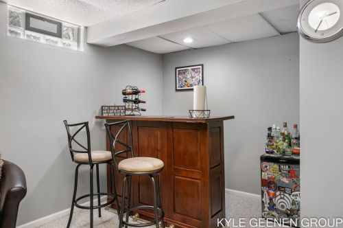 1114 Northlawn St, Grand Rapids MI 49505-3724 exterior