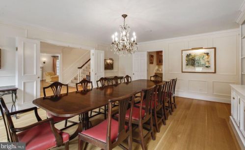 11013 Cripplegate Rd, Rockville MD 20854-1630 exterior