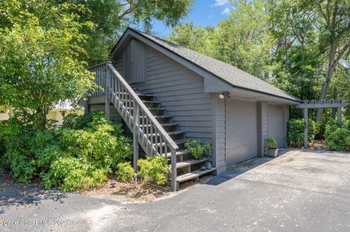 9320 Tropical Trl, Merritt Island FL 32952-5042 exterior