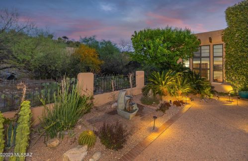 6730 Chapultapec Cir, Tucson AZ  85750-1001 exterior