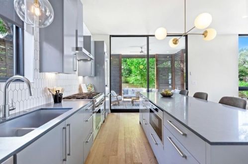 205 El Paso St, Austin TX 78704-6321 exterior