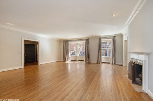 1442 Astor St, Chicago IL  60610-1615 exterior