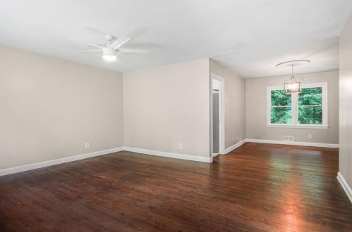 1689 Laurelwood Dr, Atlanta GA 30311-3800 exterior