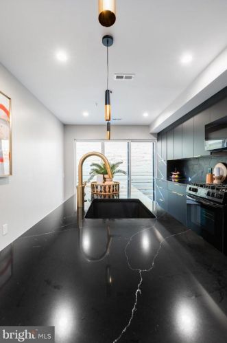 1308 Hancock St, Philadelphia PA 19148-4724 exterior