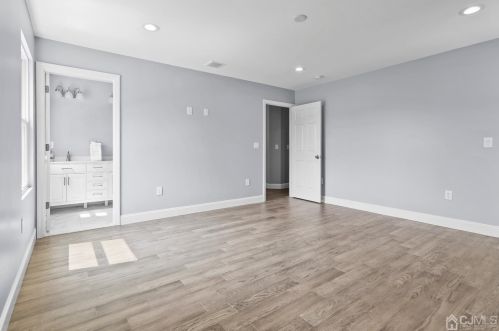 28 Twain Ave, Old Bridge NJ  08857-2110 exterior