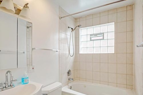 5543 Campbell Ave, Chicago IL 60625-6855 exterior