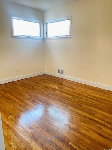 32 Elm St, Central Islip NY  11722-4145 exterior