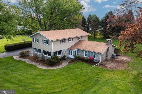 1526 Chestnut Hill Rd, Pottstown, PA 19465-7804