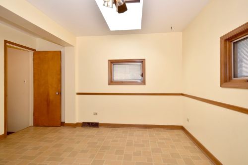 6696 Olympia Ave, Chicago IL 60631-1518 exterior