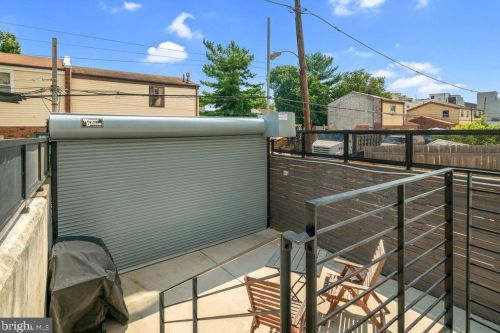 2106 Ellsworth St, Philadelphia PA 19146-2419 exterior