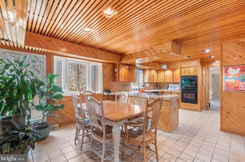 3738 Levy Ln, Huntingdon Valley PA 19006-3108 exterior