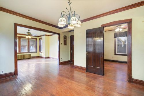 1409 Lawler Ave, Chicago IL 60630-1628 exterior