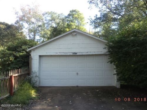 2726 Courtlandt Ave, Kalamazoo, MI 49004-1681