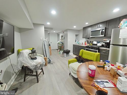 6217 Chestnut, Philadelphia PA 19104-3120 exterior