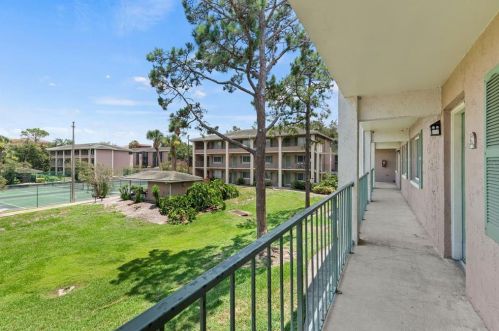 115 Oyster Bay Cir, Altamonte Springs, FL 32701-8078