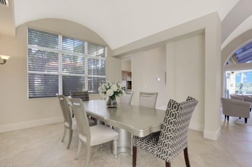 8560 Bellagio Dr, Naples FL 34114-6434 exterior