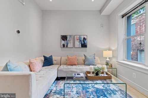 2142 O St, Washington, DC 20037-1034