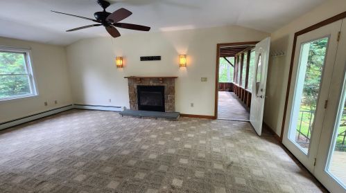 42 Hoit Rd, Concord NH  03301-1803 exterior