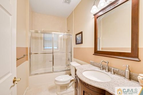 15 10 Eyck Pl, Edison NJ 08820-3223 exterior