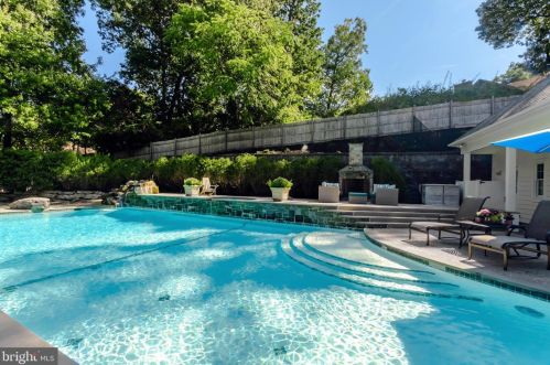 124 Cv Ln, Media PA 19063-1822 exterior