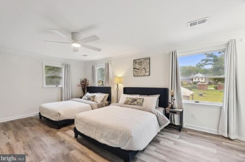 5117 Mount Vernon Memorial Hwy, Alexandria VA  22309-3319 exterior