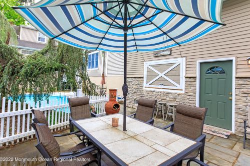 2215 Middle Ave, Point Pleasant Beach NJ 08742-5138 exterior