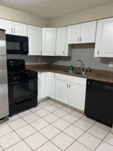 10 Josephine St, Providence, RI 02904-5511