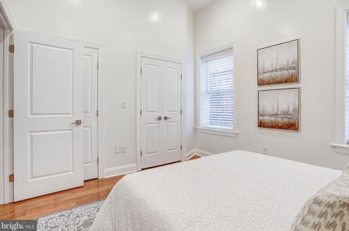 421 11 St, Washington DC 20002-6121 exterior