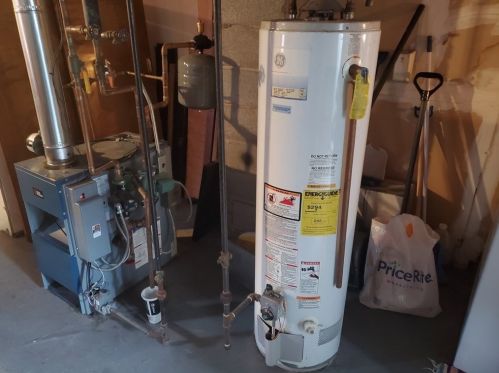 47 Lansing Pl, Springfield MA 01108-1719 exterior