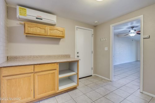 8217 Beverly St, Tucson AZ 85710-5931 exterior