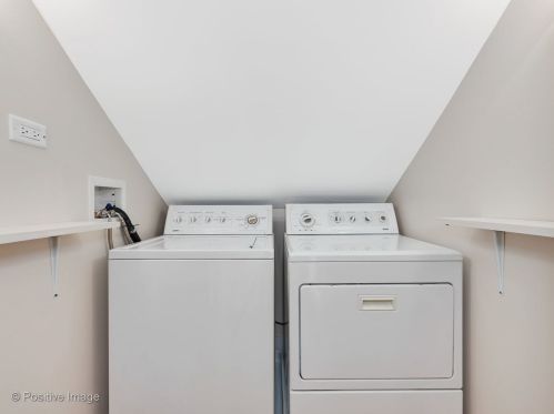 2052 Bingham St, Chicago IL  60647-4032 exterior