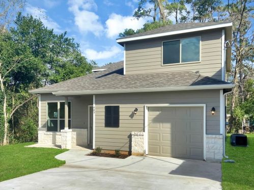 405 Mohawk Dr, Montgomery TX  77316-4813 exterior