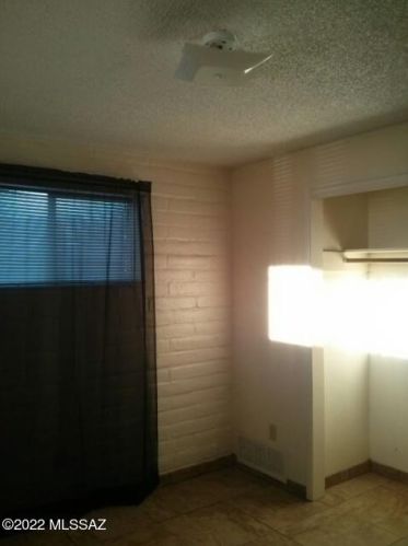 3241 Monte Vis Dr, Tucson AZ 85712-1630 exterior