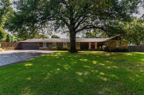 156 Desvoignes Rd, Denison, TX 75021-4050