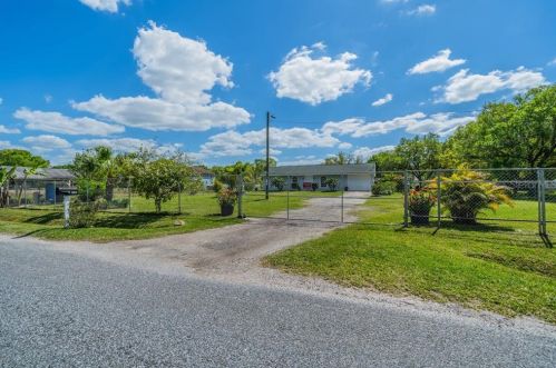 6105 34th Ave, Tampa, FL 33619-6280