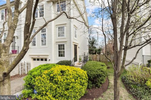 3809 Elbert Ave, Alexandria VA 22305-2042 exterior