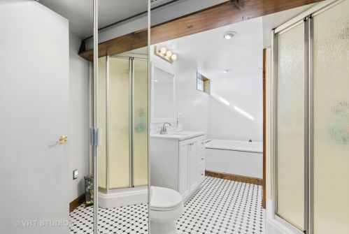 682 Fairview Ave, Elmhurst IL 60126-4232 exterior