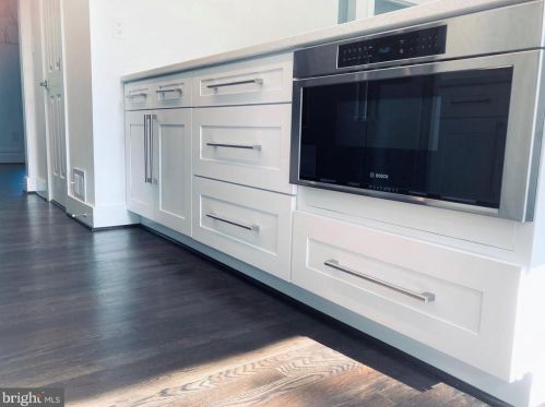 8010 Valley St, Silver Spring MD  20910-5243 exterior