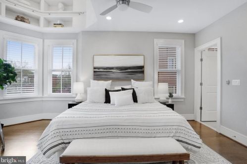 420 3rd St, Washington DC  20003-1930 exterior